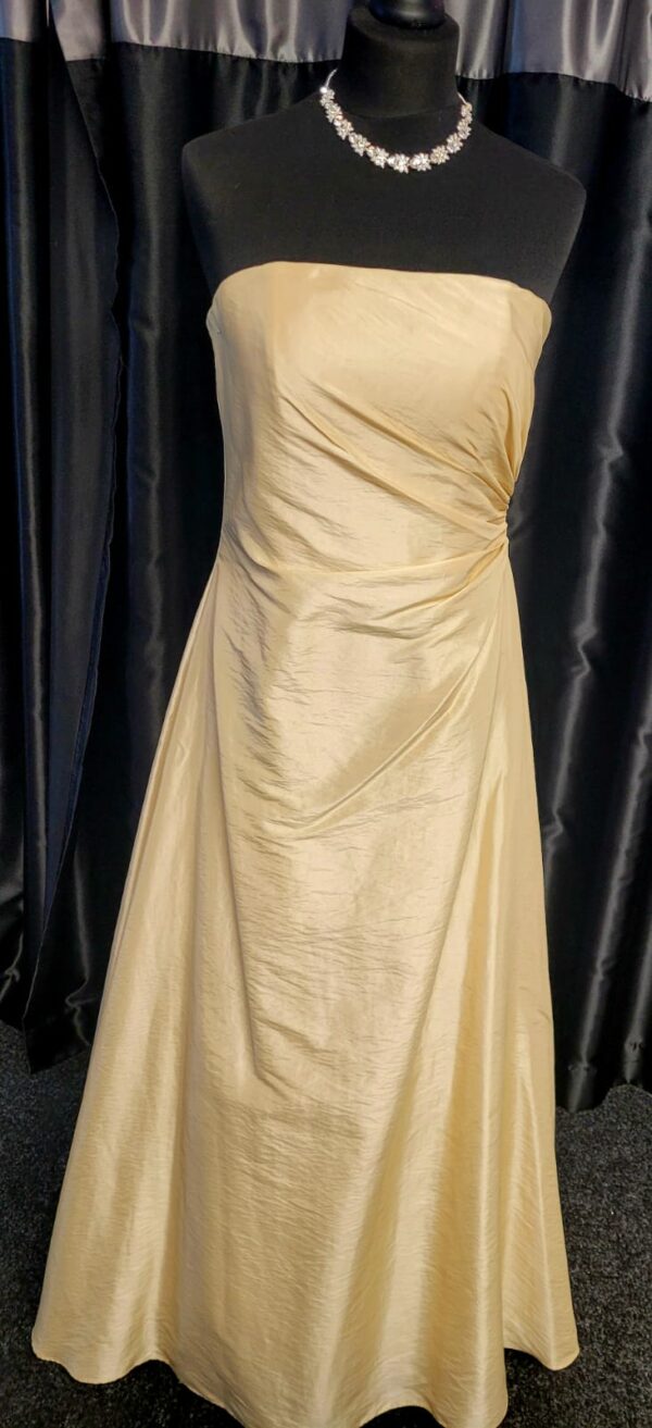 LSH615  CHAMPAGNE WEDDING DRESS  WAS: £130  NOW: £50