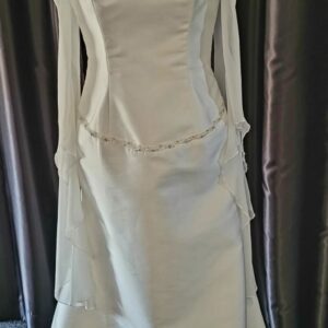 1638  WHITE WEDDING DRESS  £200