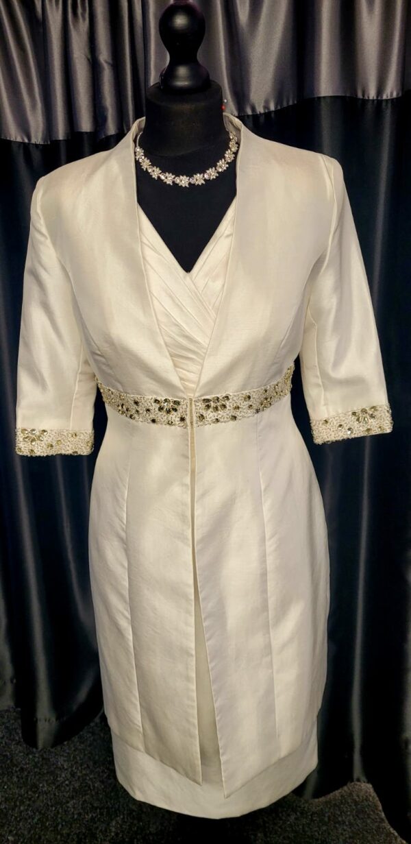 2280M  IVORY WEDDING DRESS  WAS: £225  NOW: £112 - Image 4