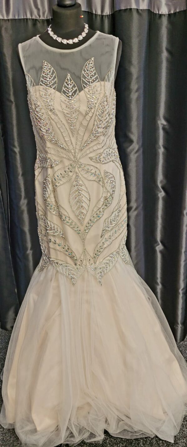 3583K  CHAMPAGNE WEDDING DRESS  WAS: £790  NOW: £250
