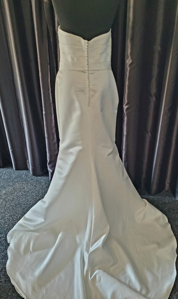 493D  IVORY WEDDING DRESS  £320 - Image 3