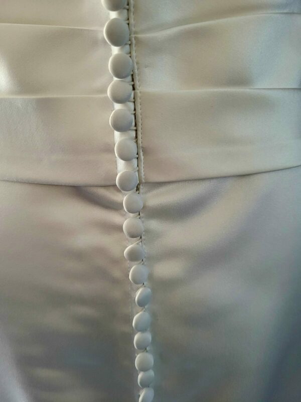 493D  IVORY WEDDING DRESS  £320 - Image 4