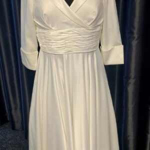 5040D  IVORY WEDDING DRESS  £275