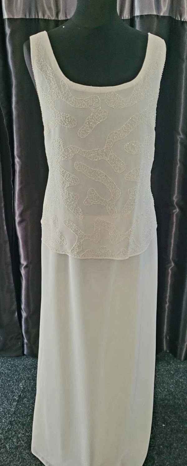 5120  IVORY WEDDING DRESS  WAS: £150  NOW: £50