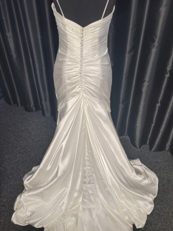 5204  IVORY WEDDING DRESS  WAS: £1,050  NOW: £525 - Image 3