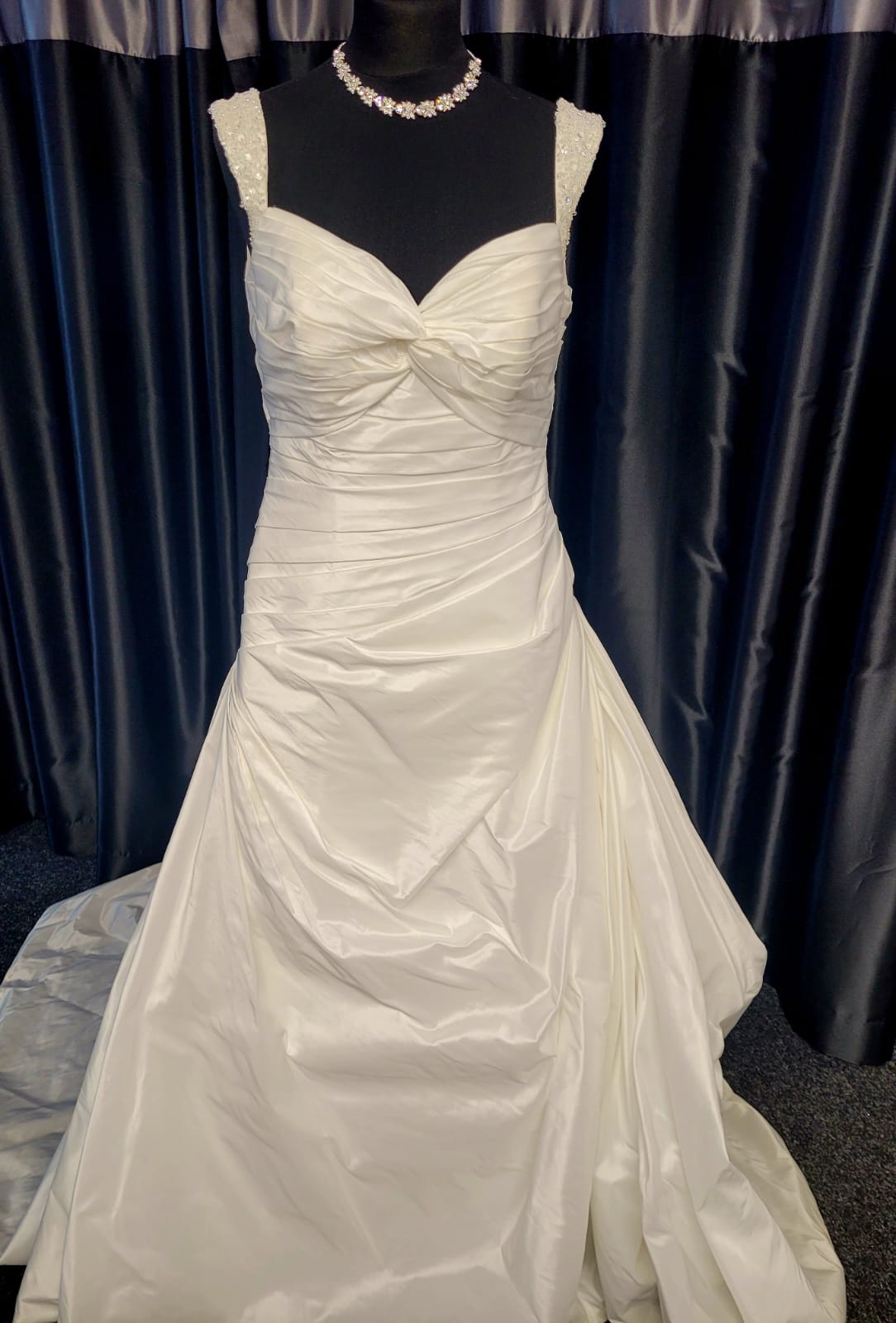 Diamond white wedding dress clearance