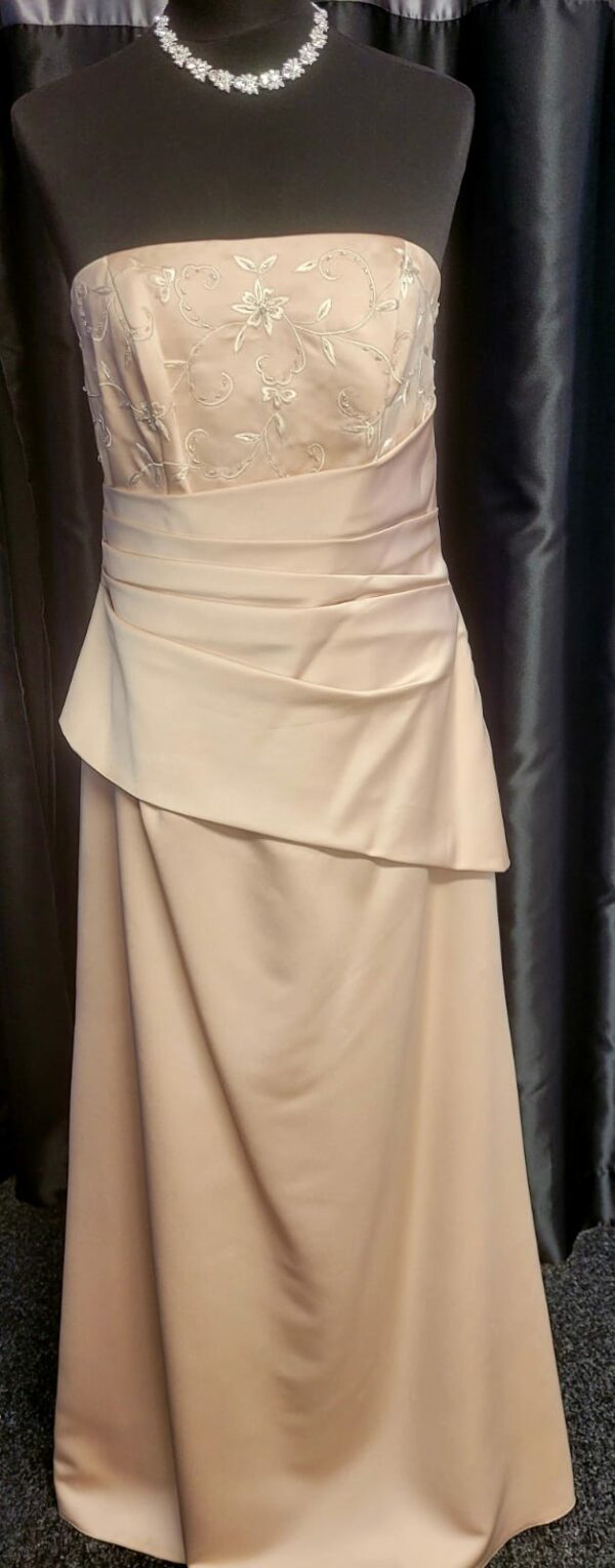 602  CHAMPAGNE WEDDING DRESS  WAS: £165  NOW: £75