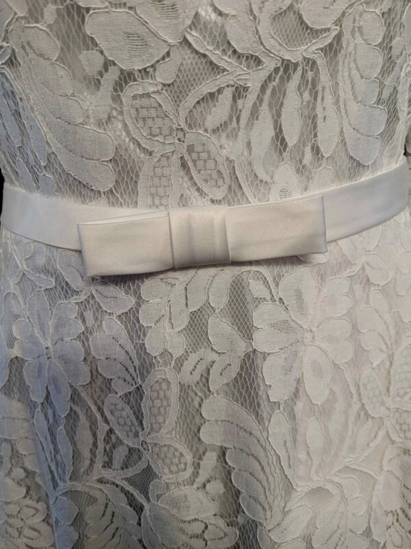 M2296  WHITE WEDDING DRESS  £120 - Image 2