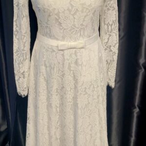M2296  WHITE WEDDING DRESS  £120