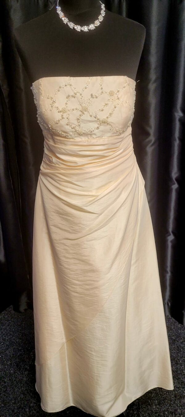 M2762  CHAMPAGNE BLUSH WEDDING DRESS  WAS: £150  NOW: £75