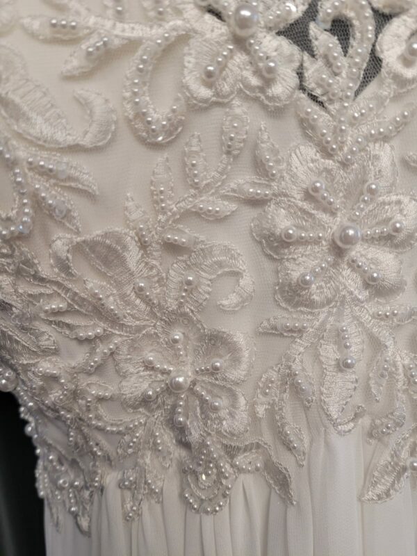 MB160  IVORY WEDDING DRESS  £350 - Image 3