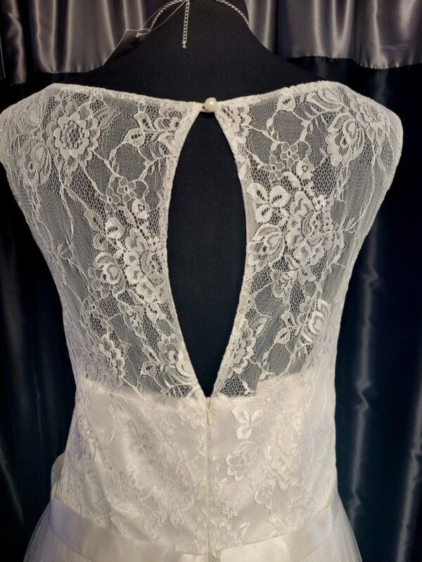 MB1616  WHITE WEDDING DRESS  £455 - Image 5