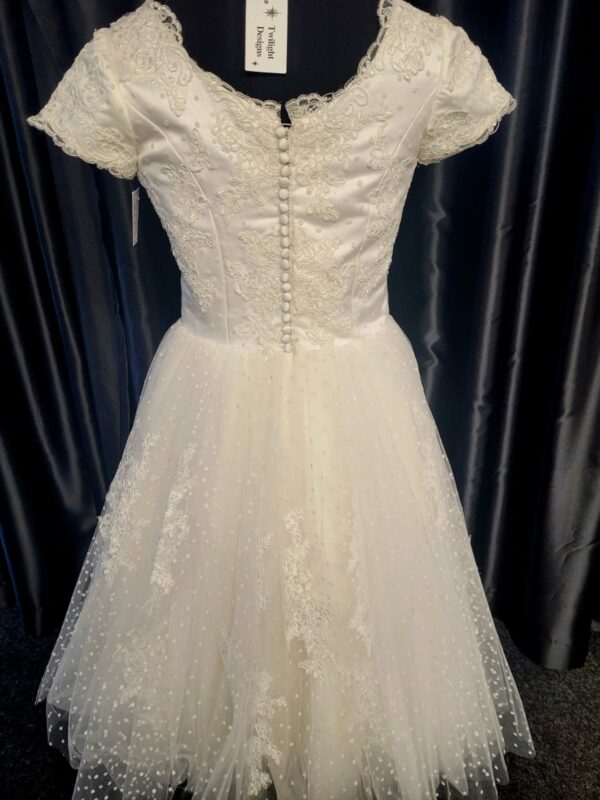 MR12001 WHITE WEDDING DRESS  WAS: £1,350  NOW: £675 - Image 4