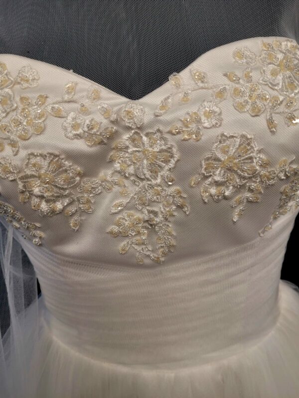 MR12003 IVORY WEDDING DRESS  £1,250 - Image 2