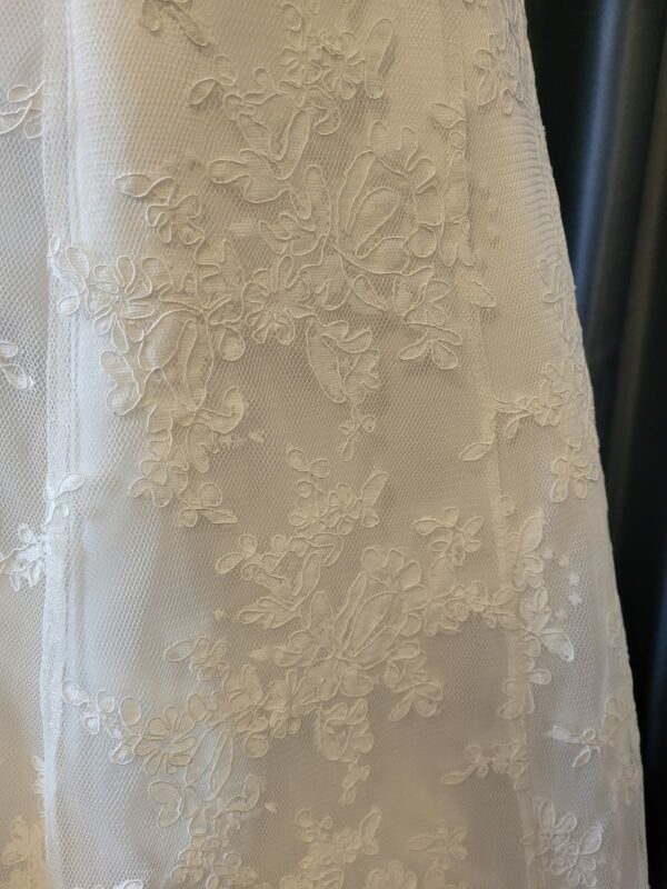 WD2  WHITE WEDDING DRESS  £1,500 - Image 6
