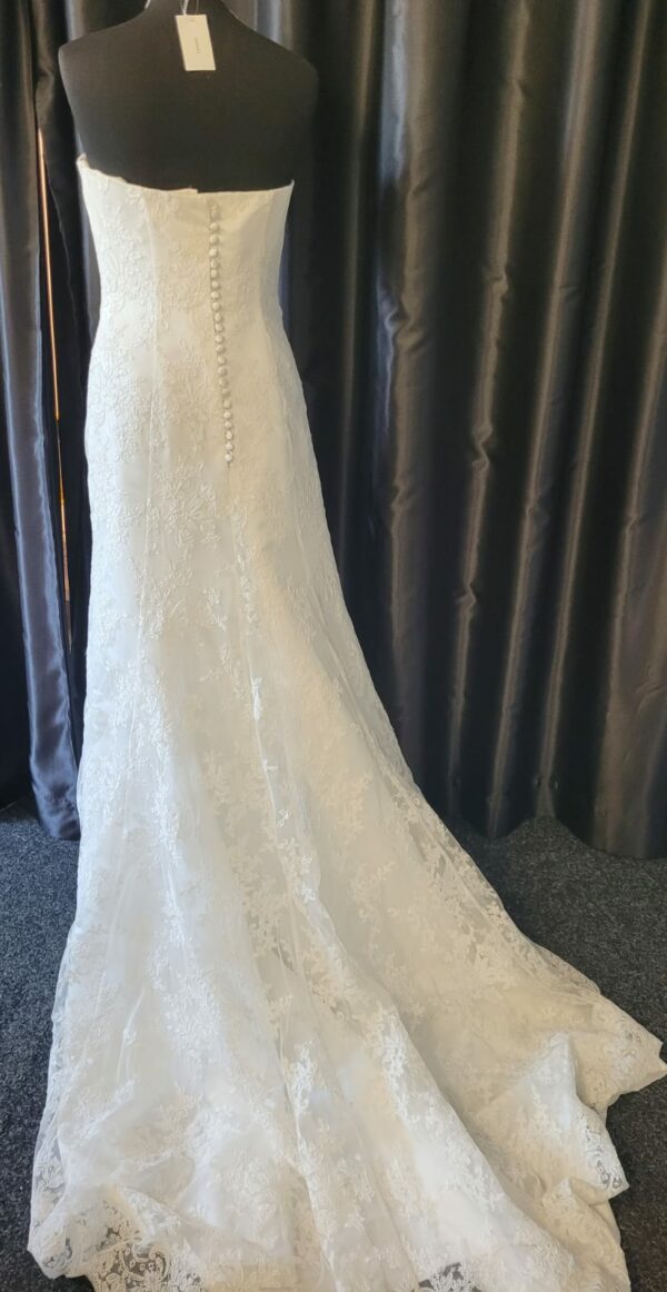 WD2  WHITE WEDDING DRESS  £1,500 - Image 3