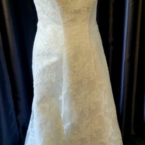 WD2  WHITE WEDDING DRESS  £1,500