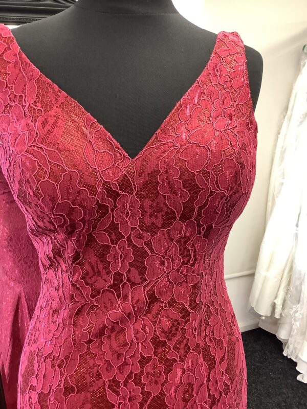 Beautful Red Lace Fitted Dress size 10/12
